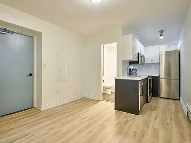 101-291 Scarlett Road, Toronto, ON 
