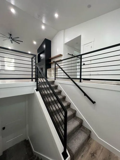 modern metal railing with horizontal pickets