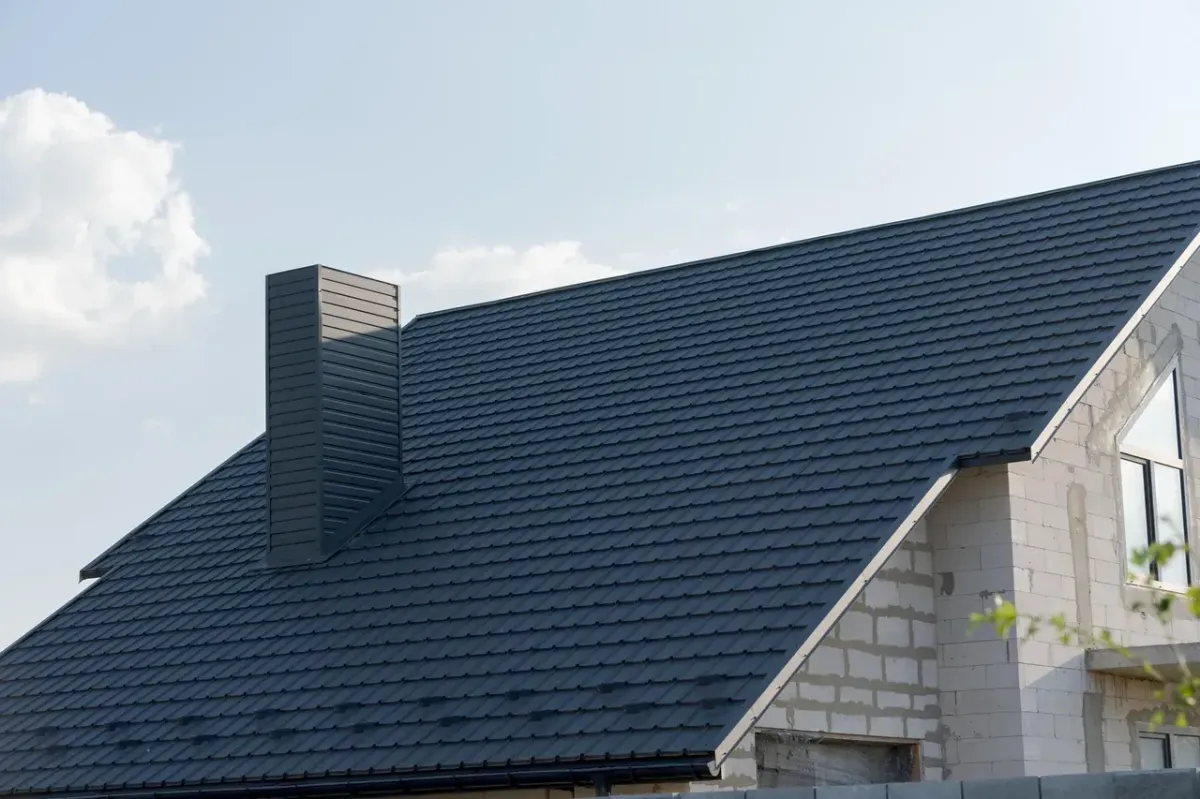 Affordable shingle roofing service for a residential property