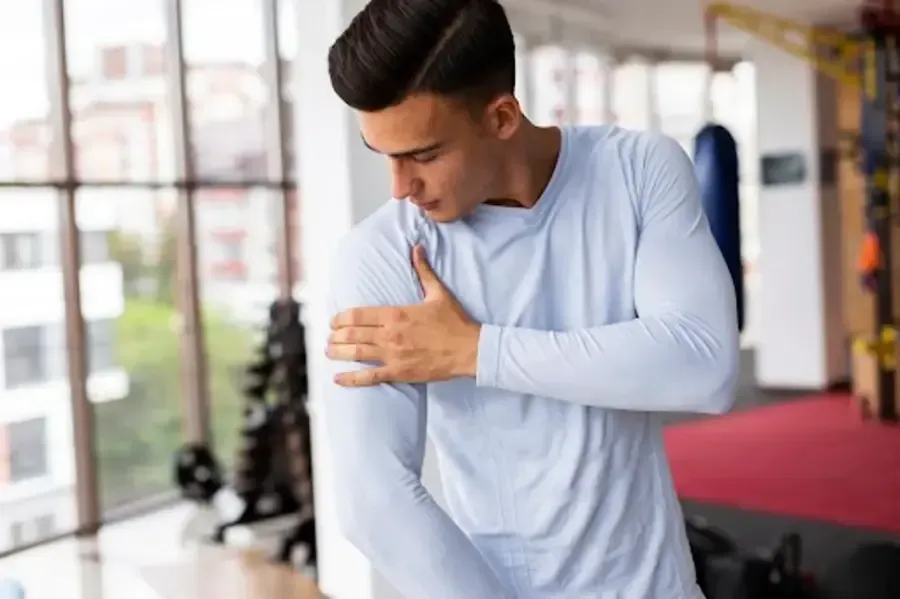 How Chiropractic Care and Shoulder Exercises For Rotator Cuff Tear Can Work Together?
