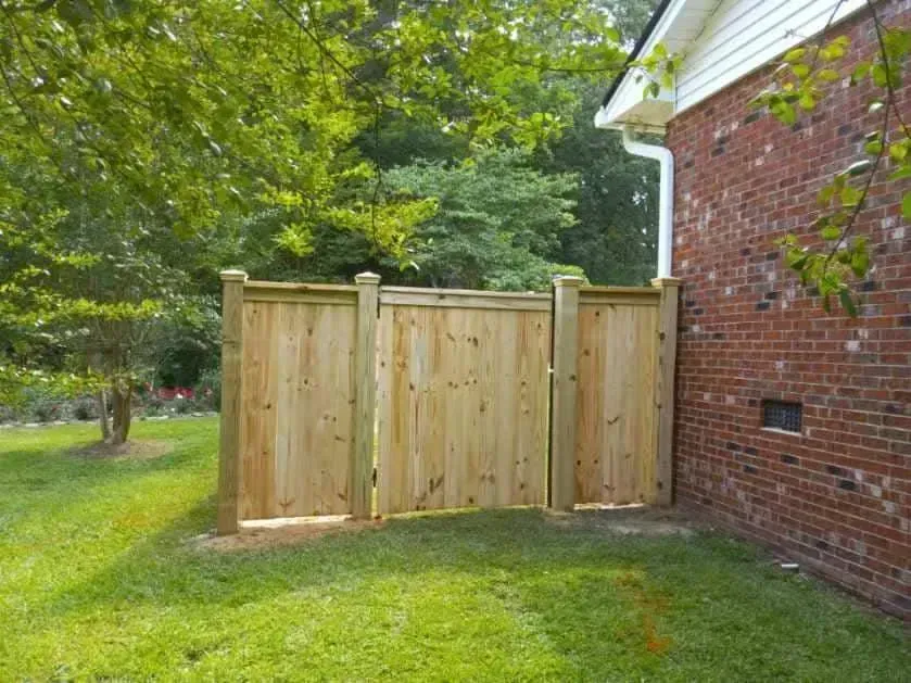 Wood Privacy Fence 2