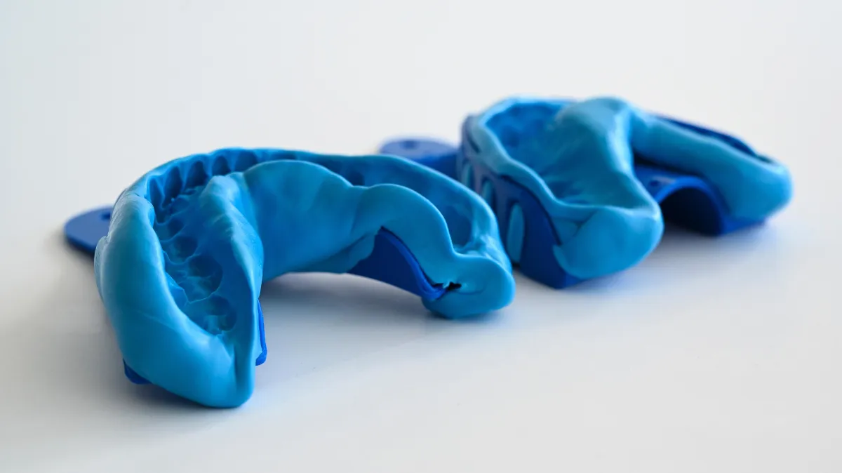 Messy traditional alginate dental mold