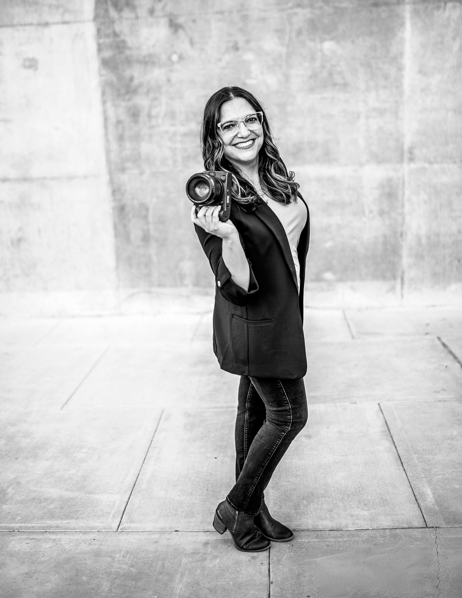 Andria Meixner Owner and Lead Photographer of Andria May Photography Senior, family and Dog photographer