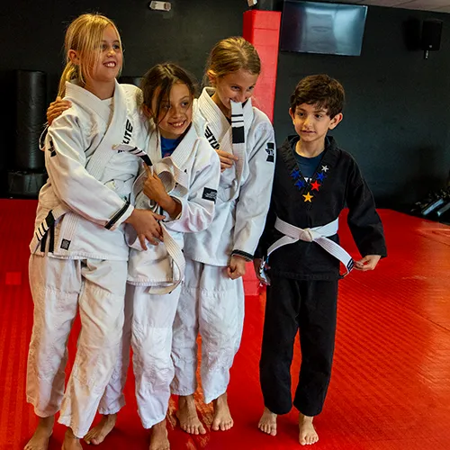 The-Benefits-of-Muay-Thai-and-BJJ-Training-for-Kids'-Development