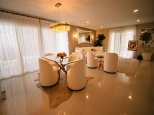 {{ custom_values.service_4 }} in {{custom_values.area_3})