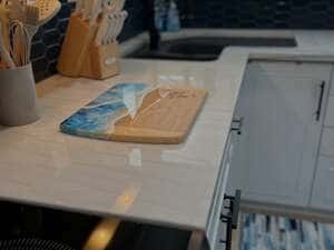 {{ custom_values.service_1 }} in {{custom_values.area_2})