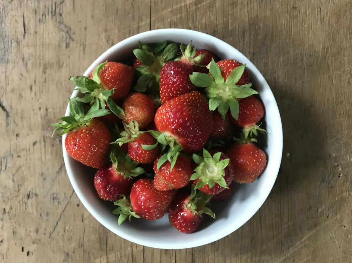 strawberries,  intuitive eating, ecoutay