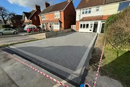 image of a resin driveway