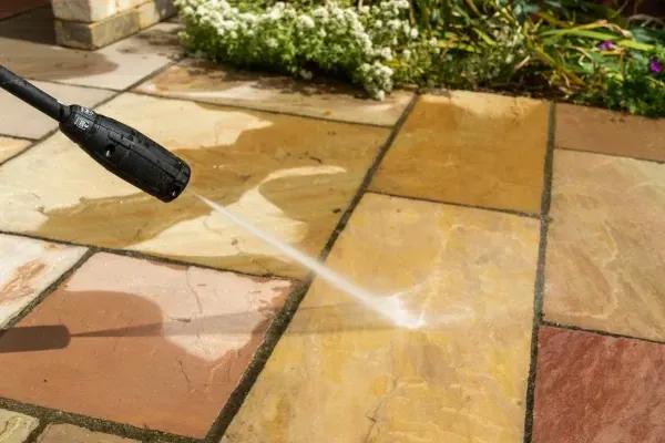 Complete Pressure Washing Checklist for Tampa Homeowners | Bin ReFresh