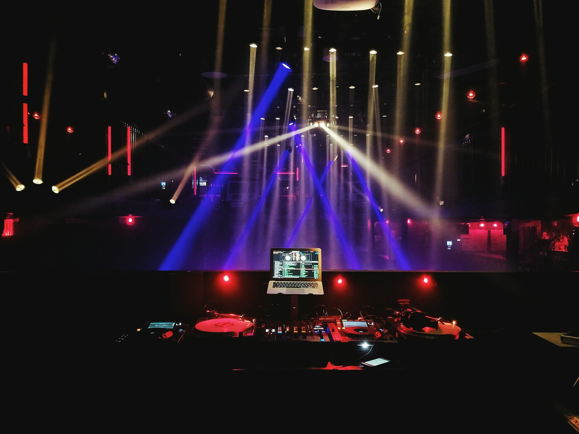 What Happens to Event Execution When AV Planning Starts Late