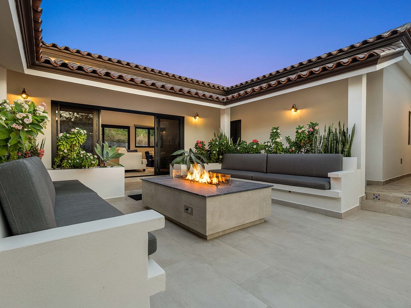 Casa Karina, guest area fire pit