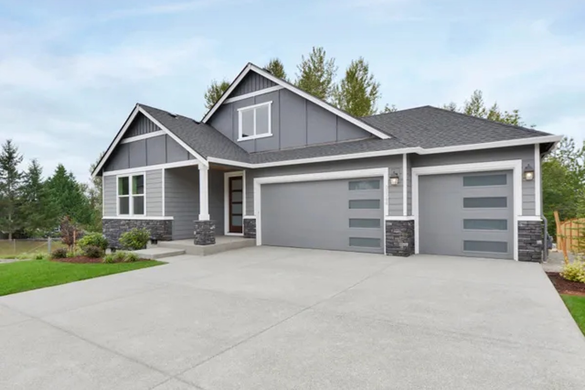 Omaha Concrete builds and installs driveways.