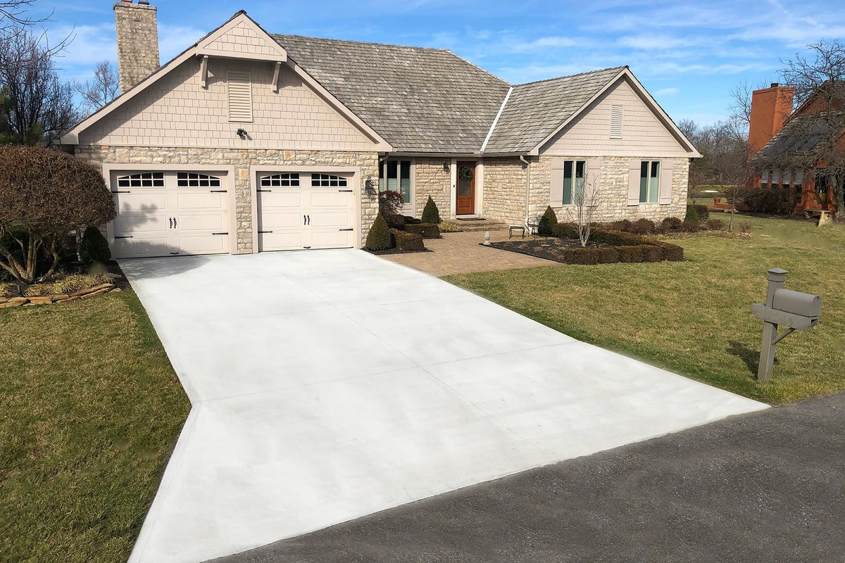 Omaha Concrete builds and installs driveways.