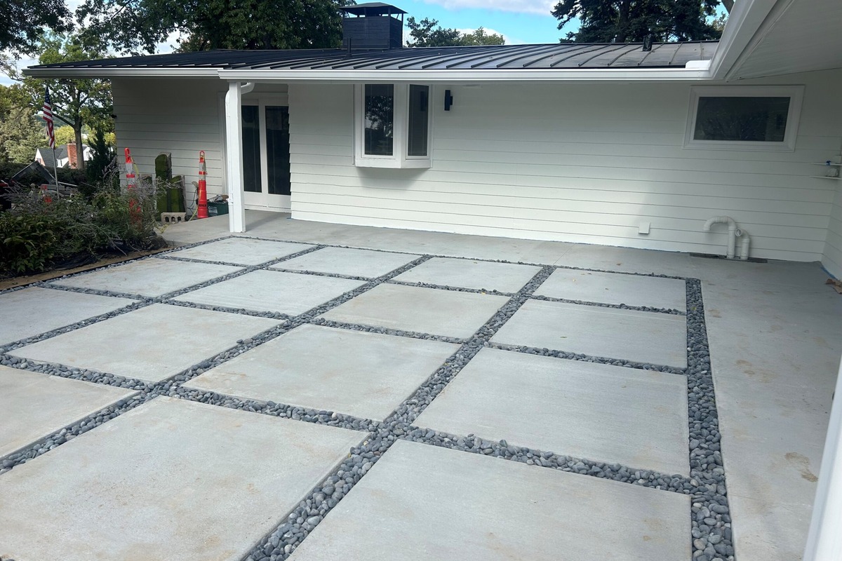 Omaha Concrete builds and installs patios.