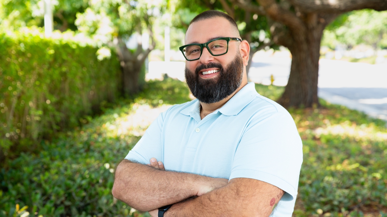 Luis Báez headshot or working session photo