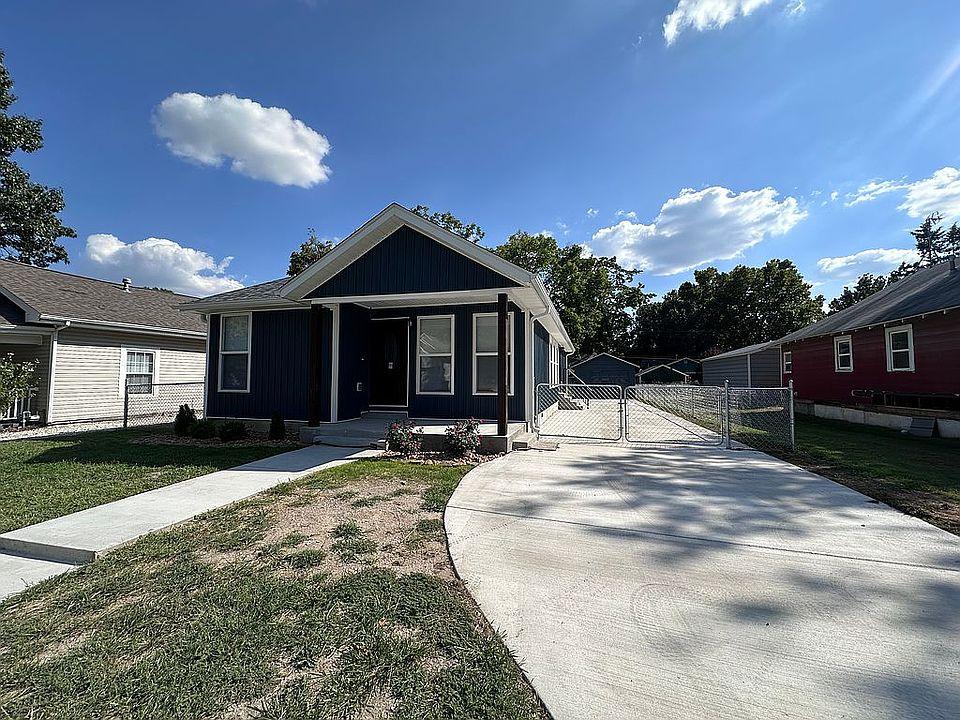 Joplin Concrete builds and installs Driveway
