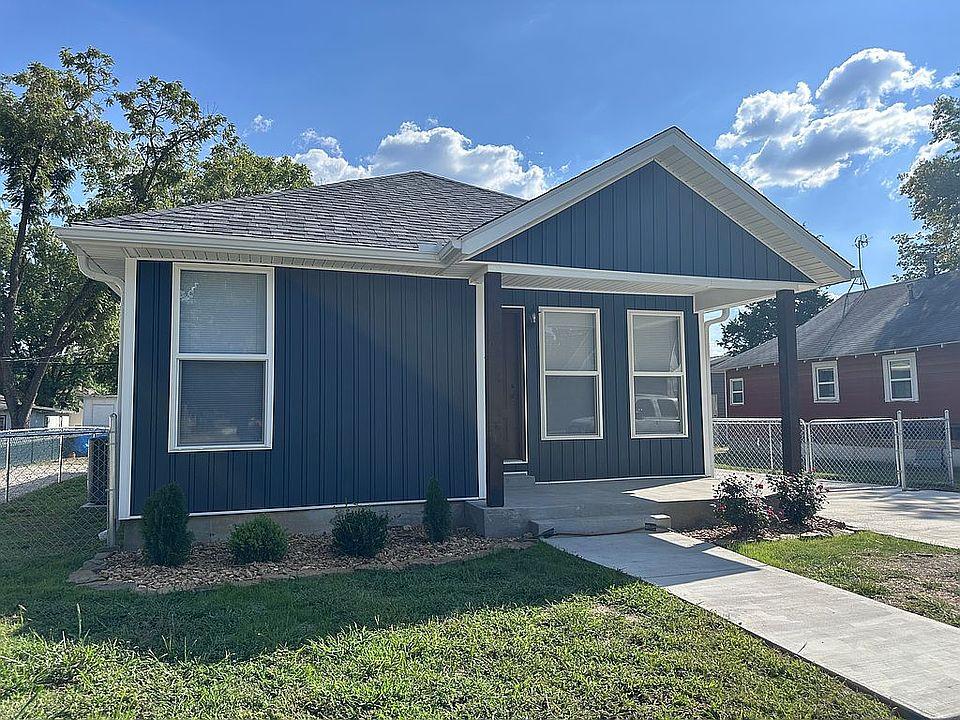 Joplin Concrete builds and installs Pathway