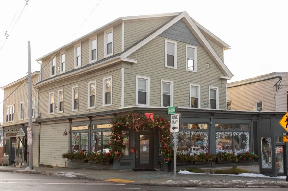 Modern, well-maintained home represented by Handy Properties LLC