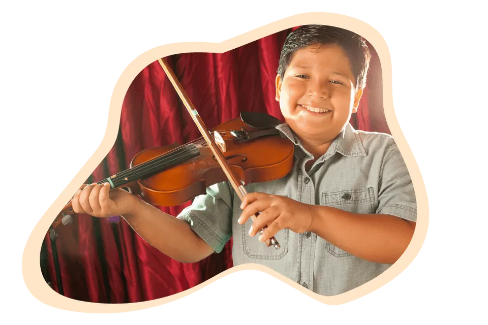 Niño tocando violín