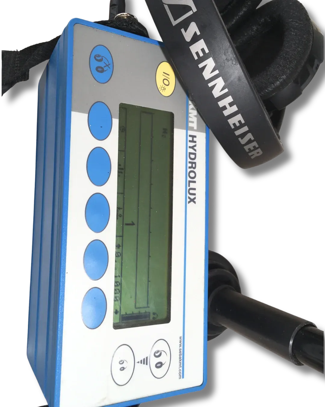 Jelzőgázos bemérés kültéren, vezetéknyomvonal feletti mérési pont ellenőrzése.