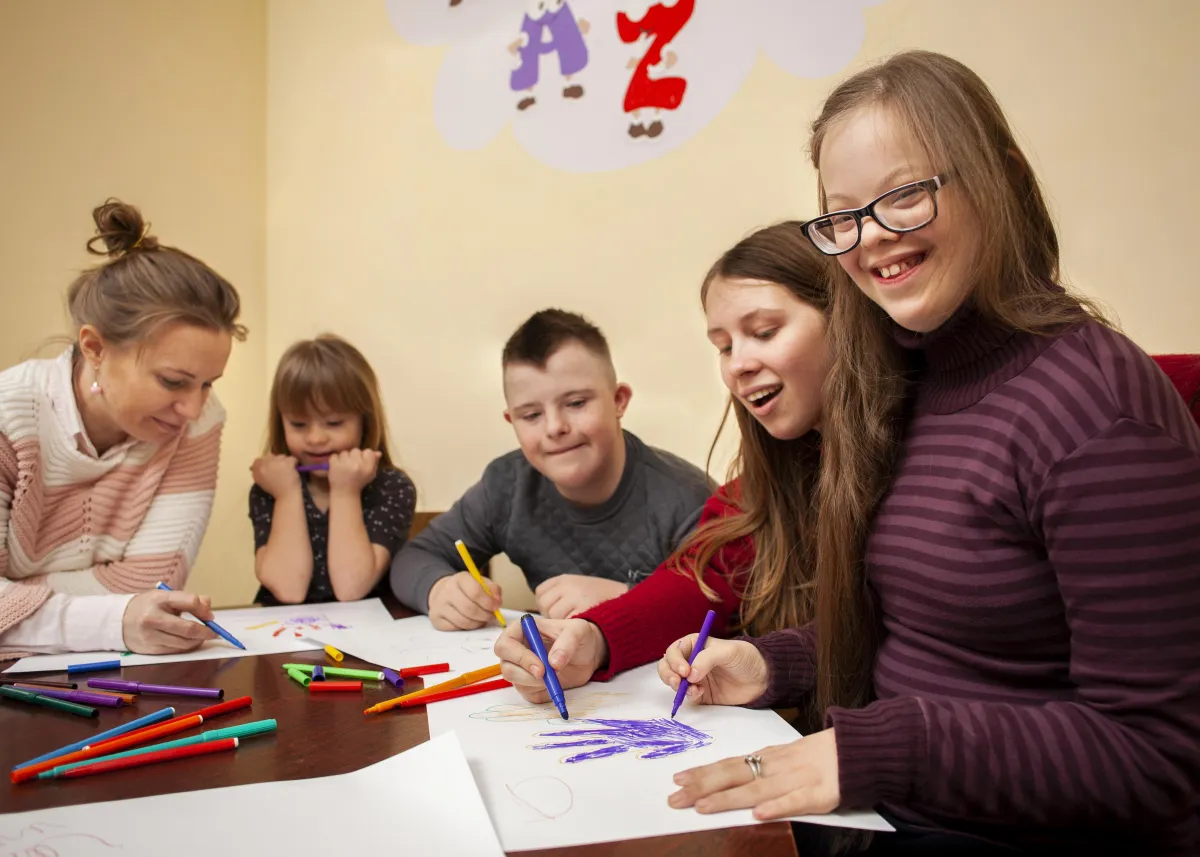 kid-with-letters-game