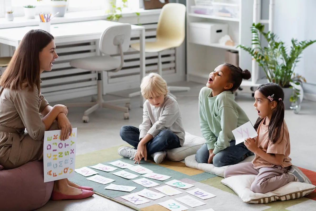 kid-with-letters-game