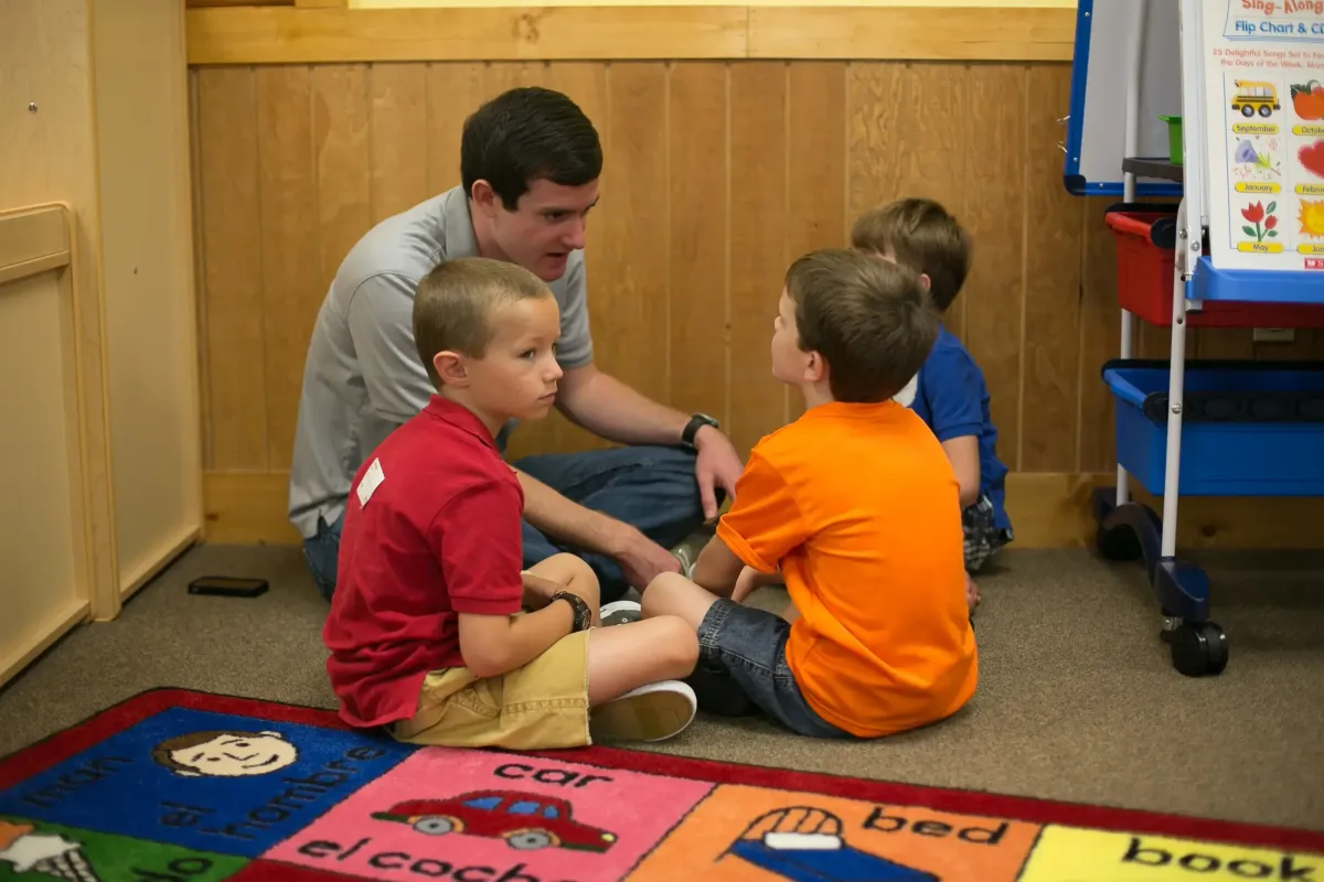 kid-with-letters-game