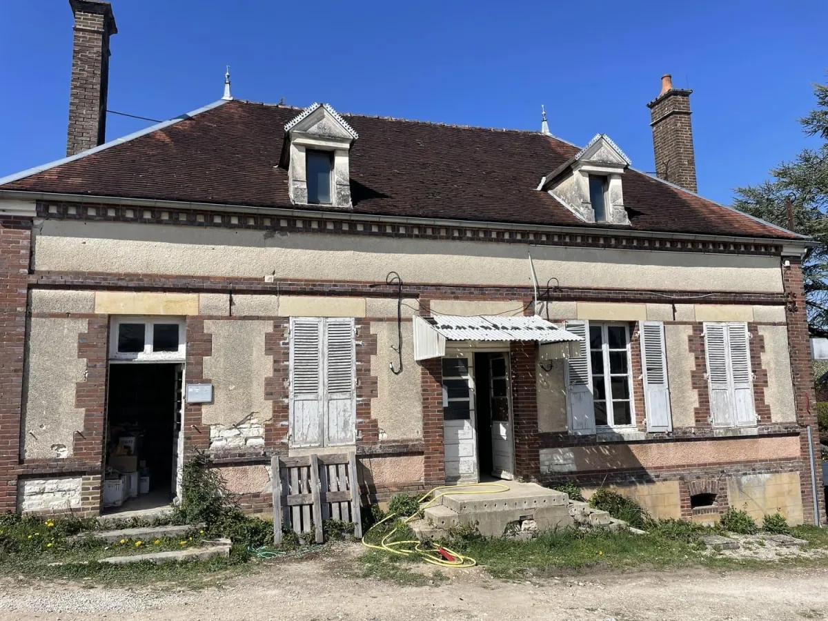 Maison ancienne en briques à rénover : projet de réhabilitation complète dans l'Aube
