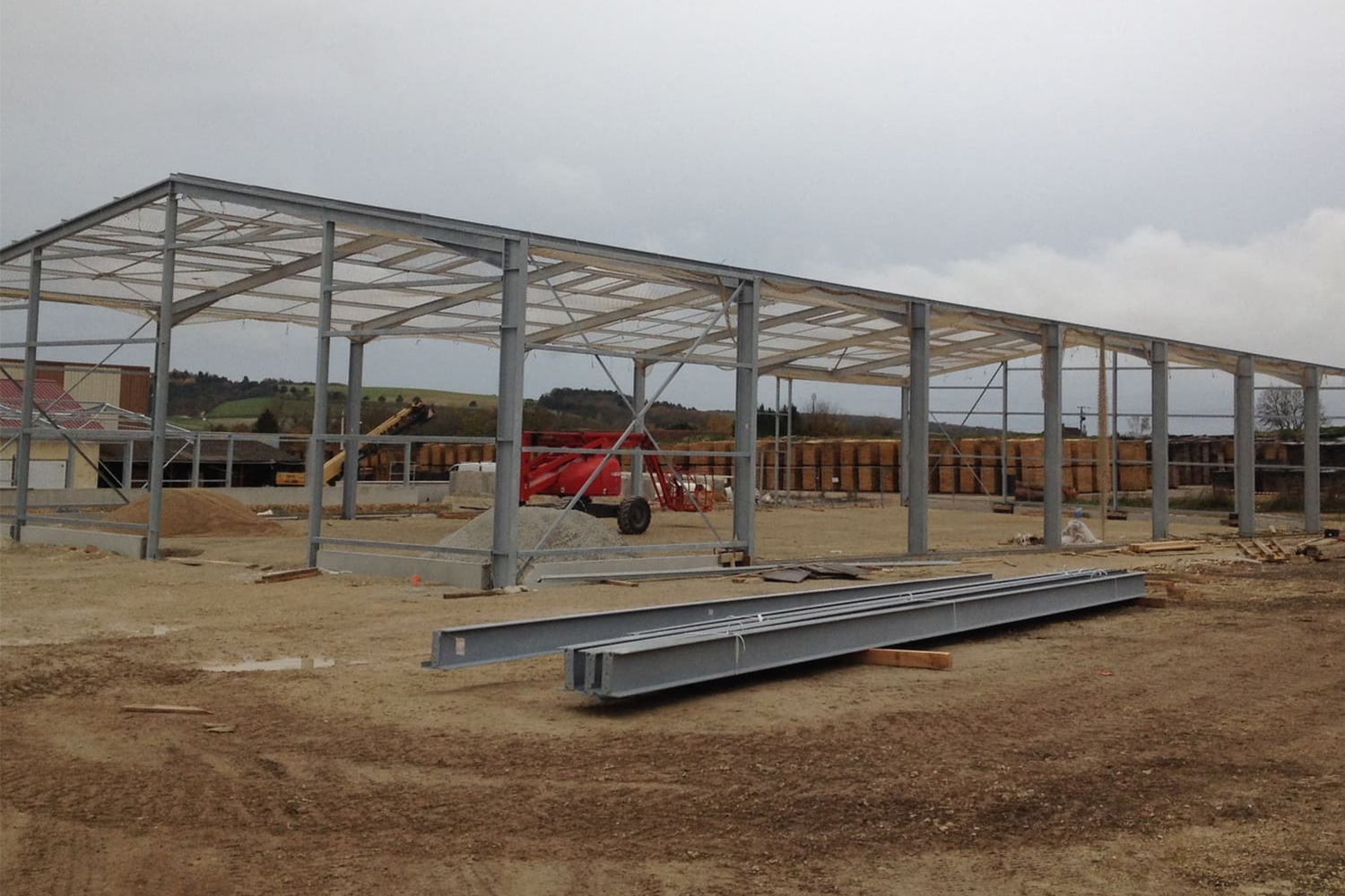 Construction d'un bâtiment industriel avec charpente métallique : maîtrise d'œuvre dans l'Aube