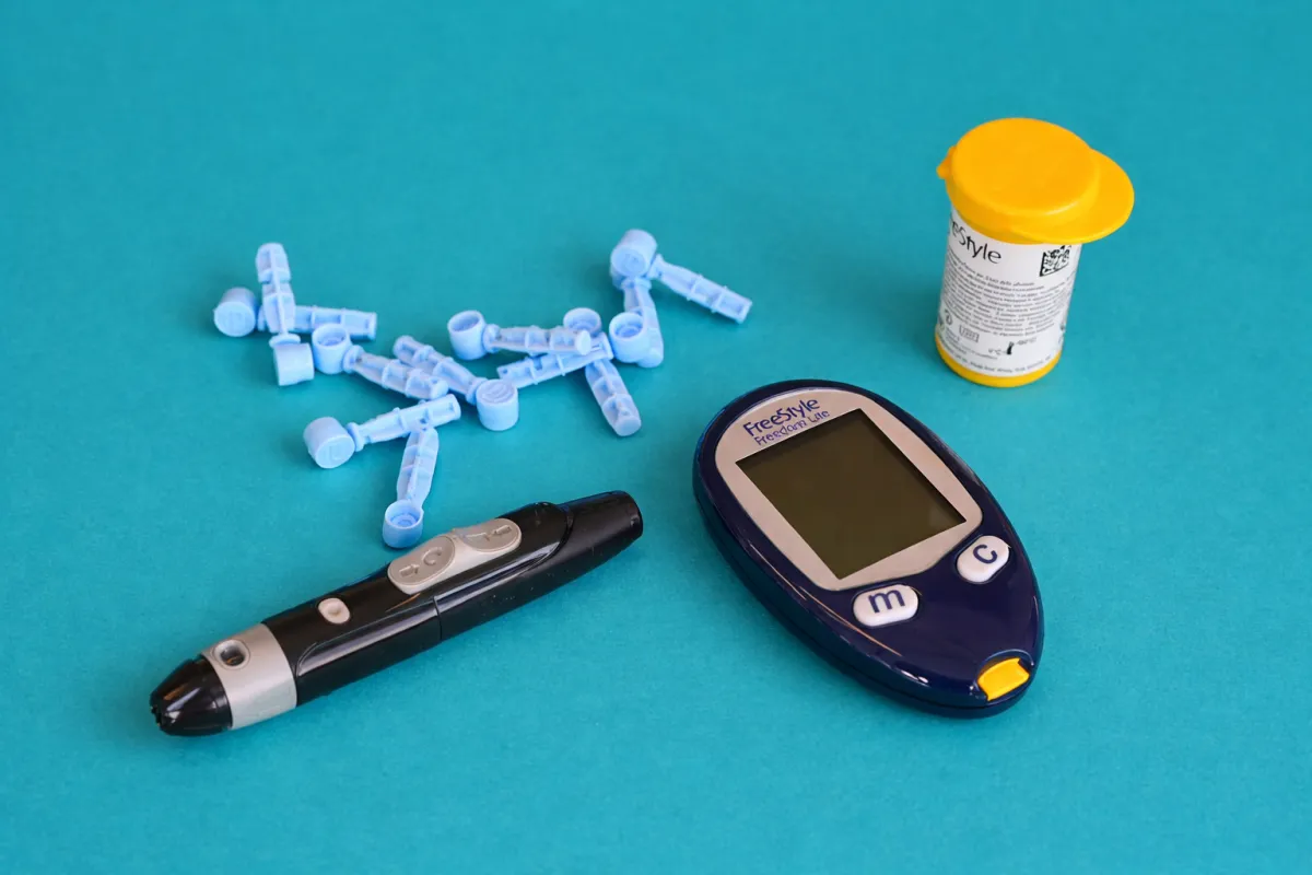silver and white cross pendant necklace