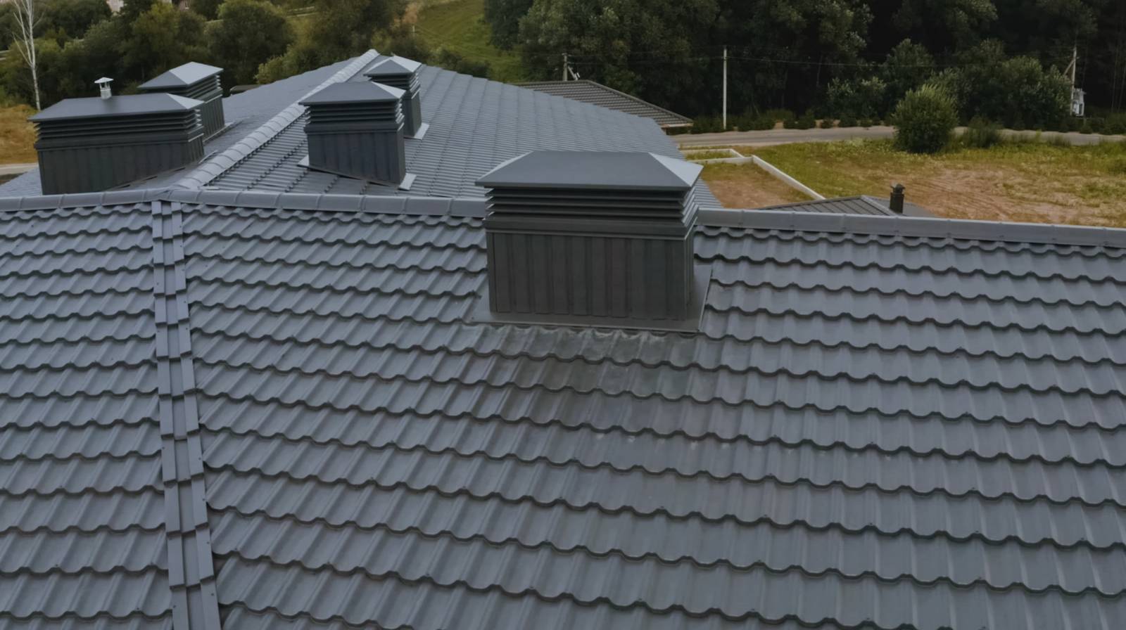 Dark vs. Light Roofs: Which Color Performs Best Under the Extreme Hawaii UV Index?