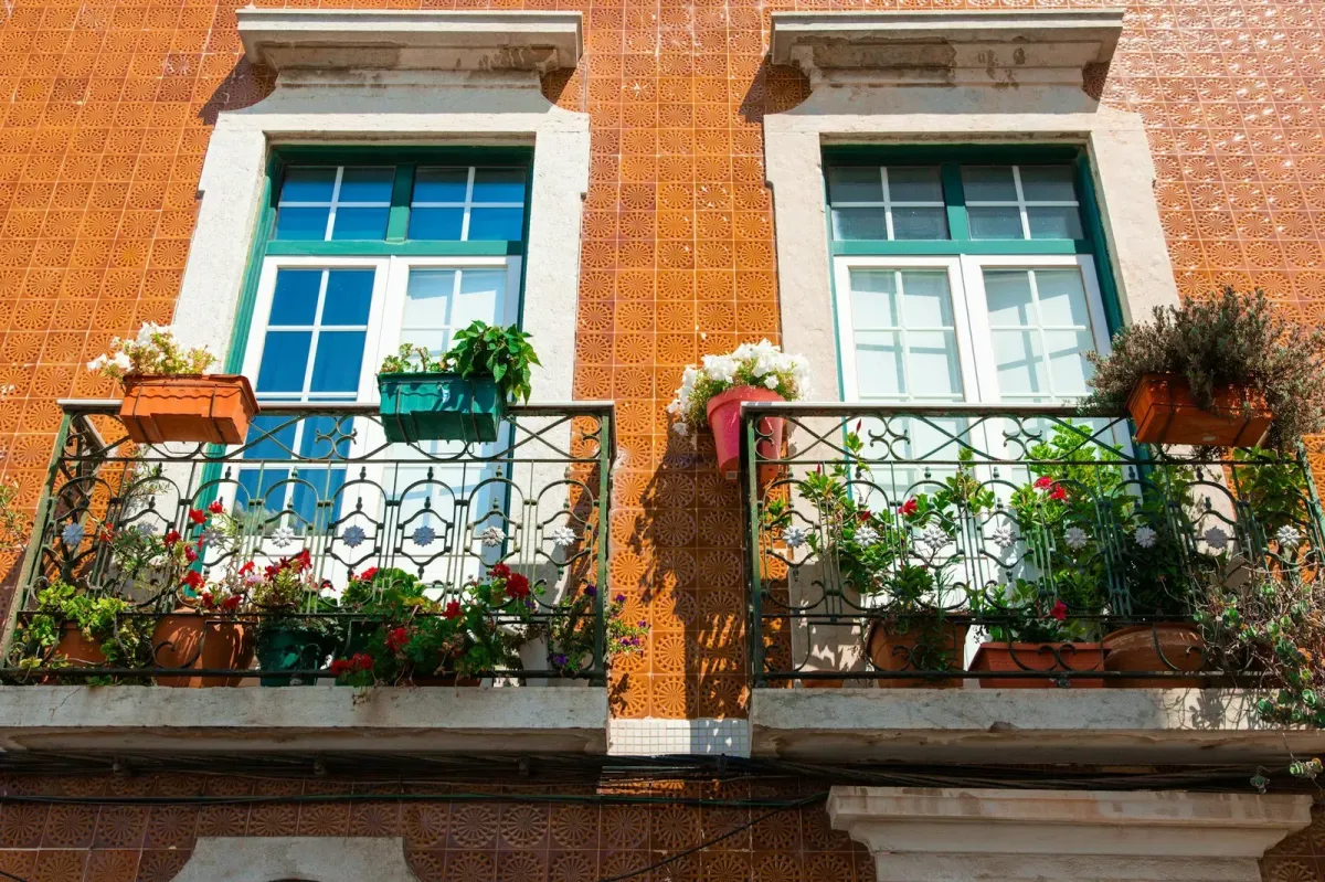Real Estate Investment Strategies for American Expats in Portugal