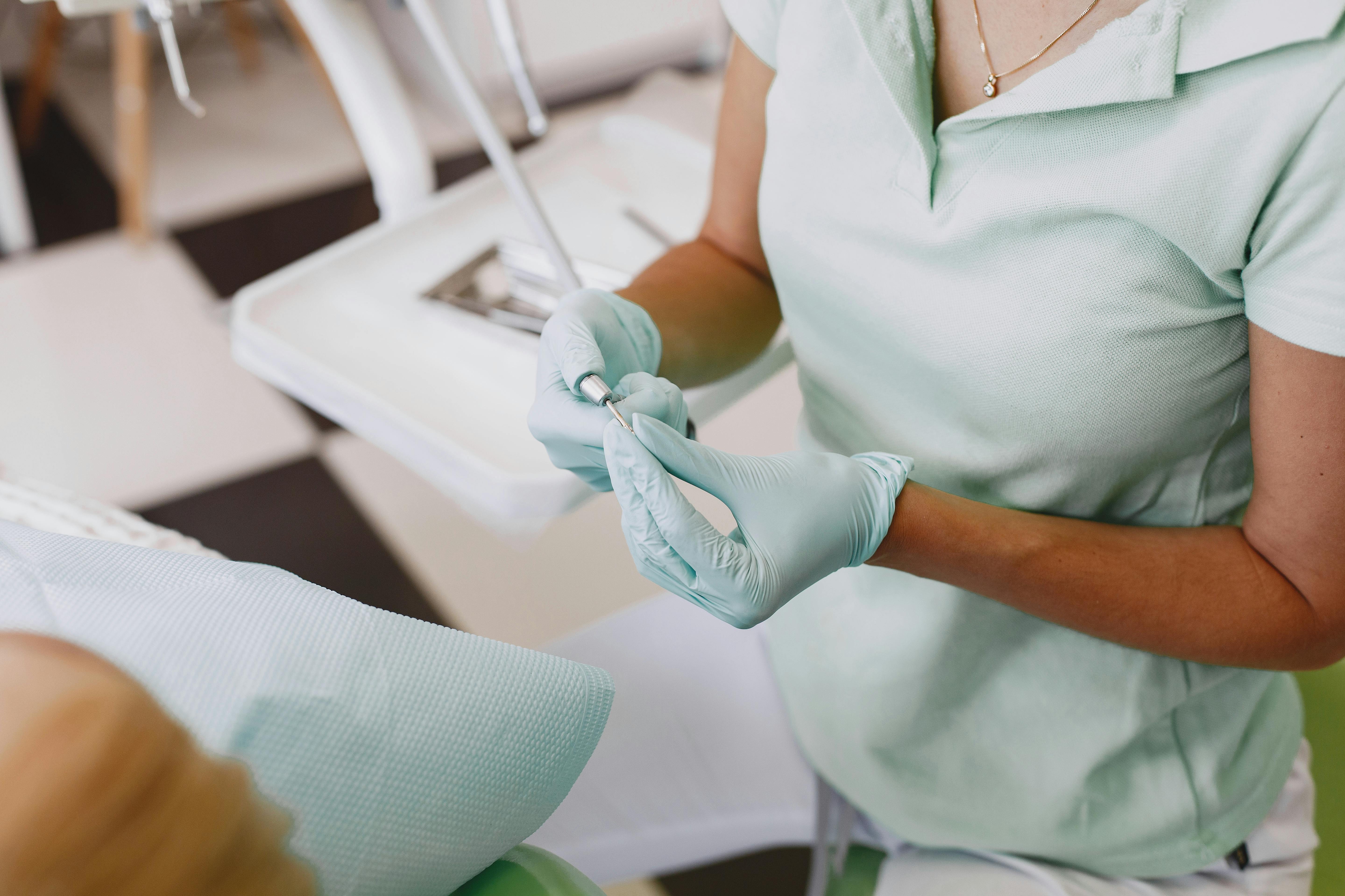 8 Ways to Become an Indispensable Dental Assistant in Any Practice