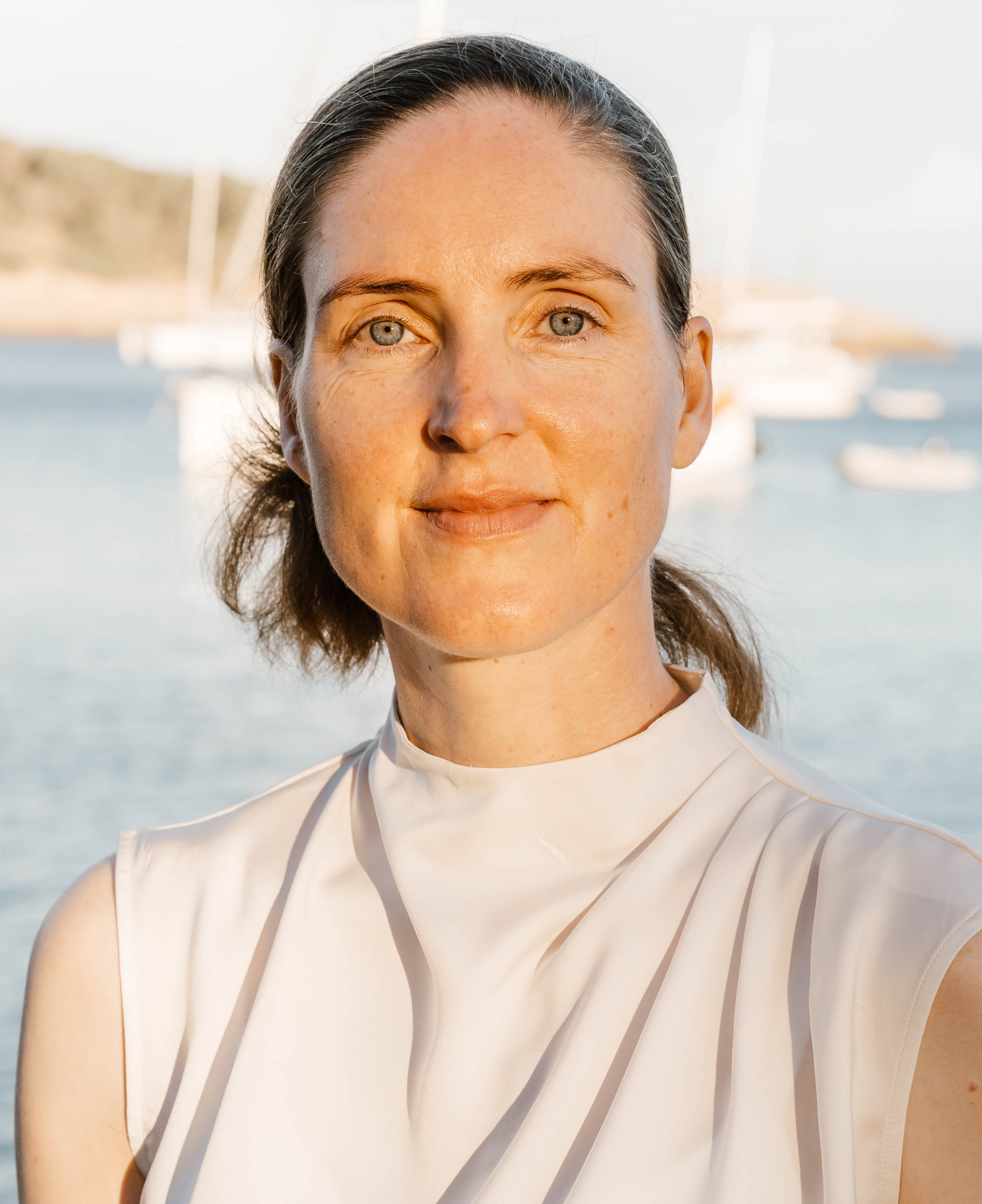 Portrait of Monique van Velzen in a calm, warm setting