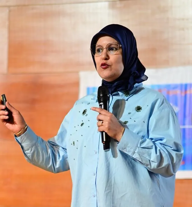 صورة الأستاذة نعيمة اقشار