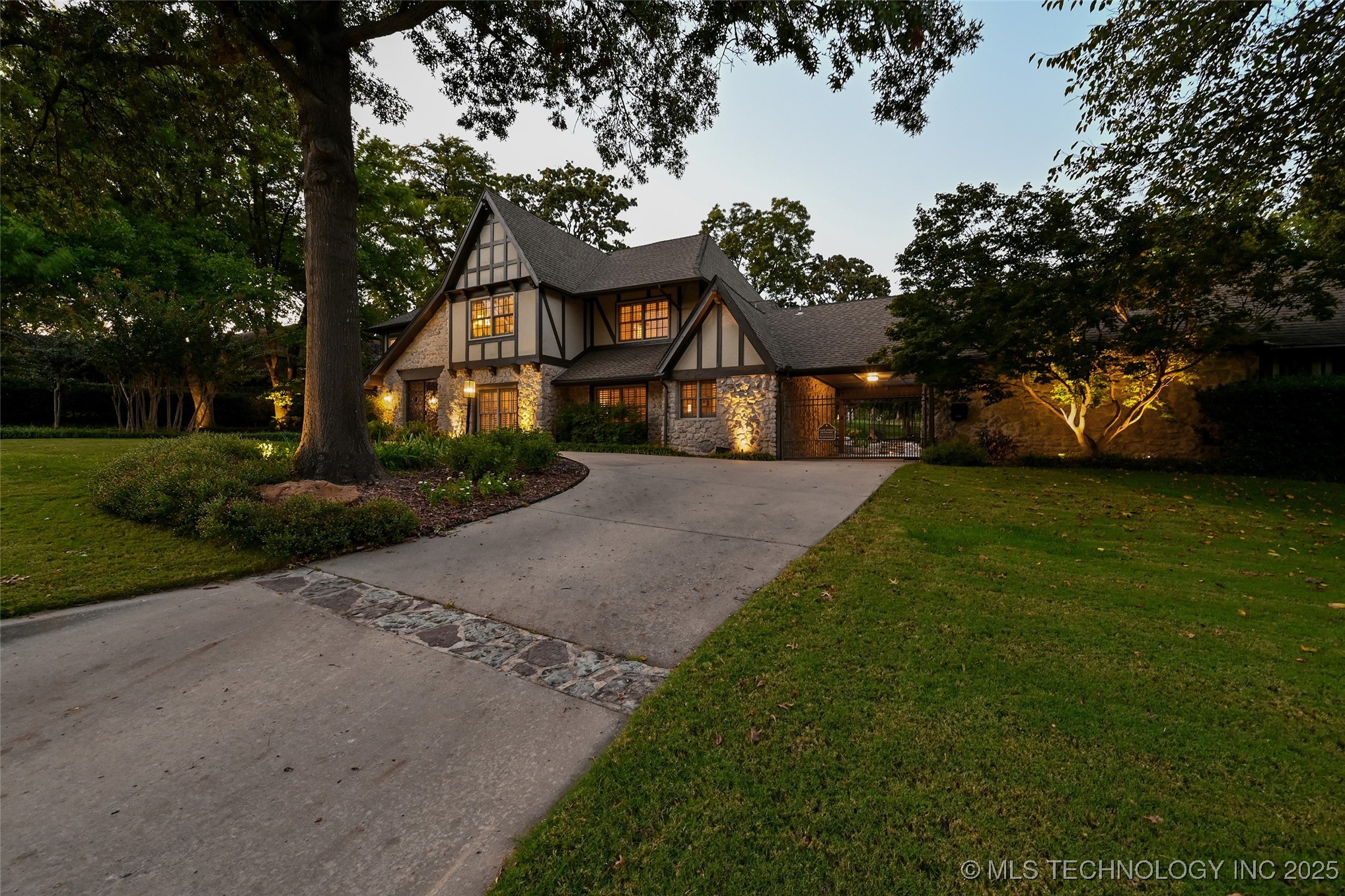 Beautiful new home in Tulsa with modern design and inviting surroundings