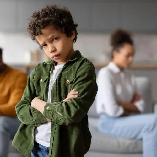 Kind mit sprachlichen Herausforderungen, braucht Atem- Sprech- und Stimmtraining