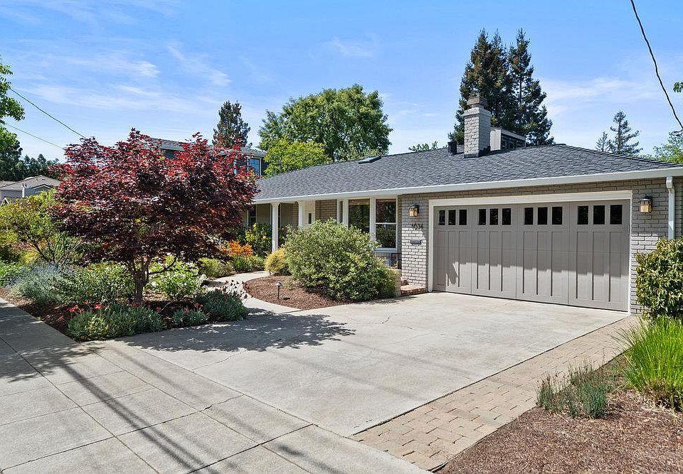 Mountain View Concrete builds and installs Driveway