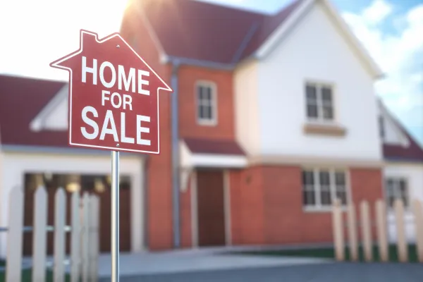 Symbolic image representing a home sitting on the market in Ashburn, VA and the passage of time affecting equity and selling strategy