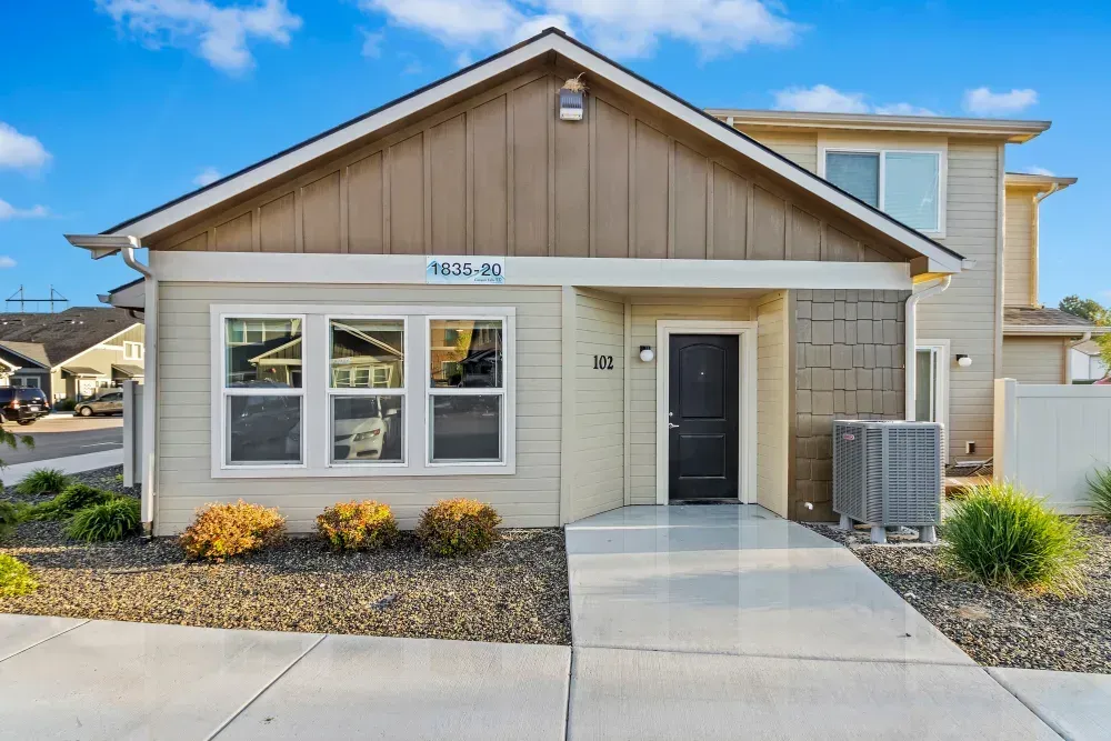 Twin Falls Concrete builds and installs Driveway