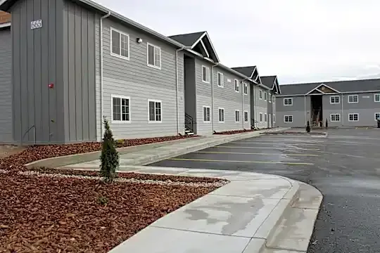 Twin Falls Concrete builds and installs Driveway