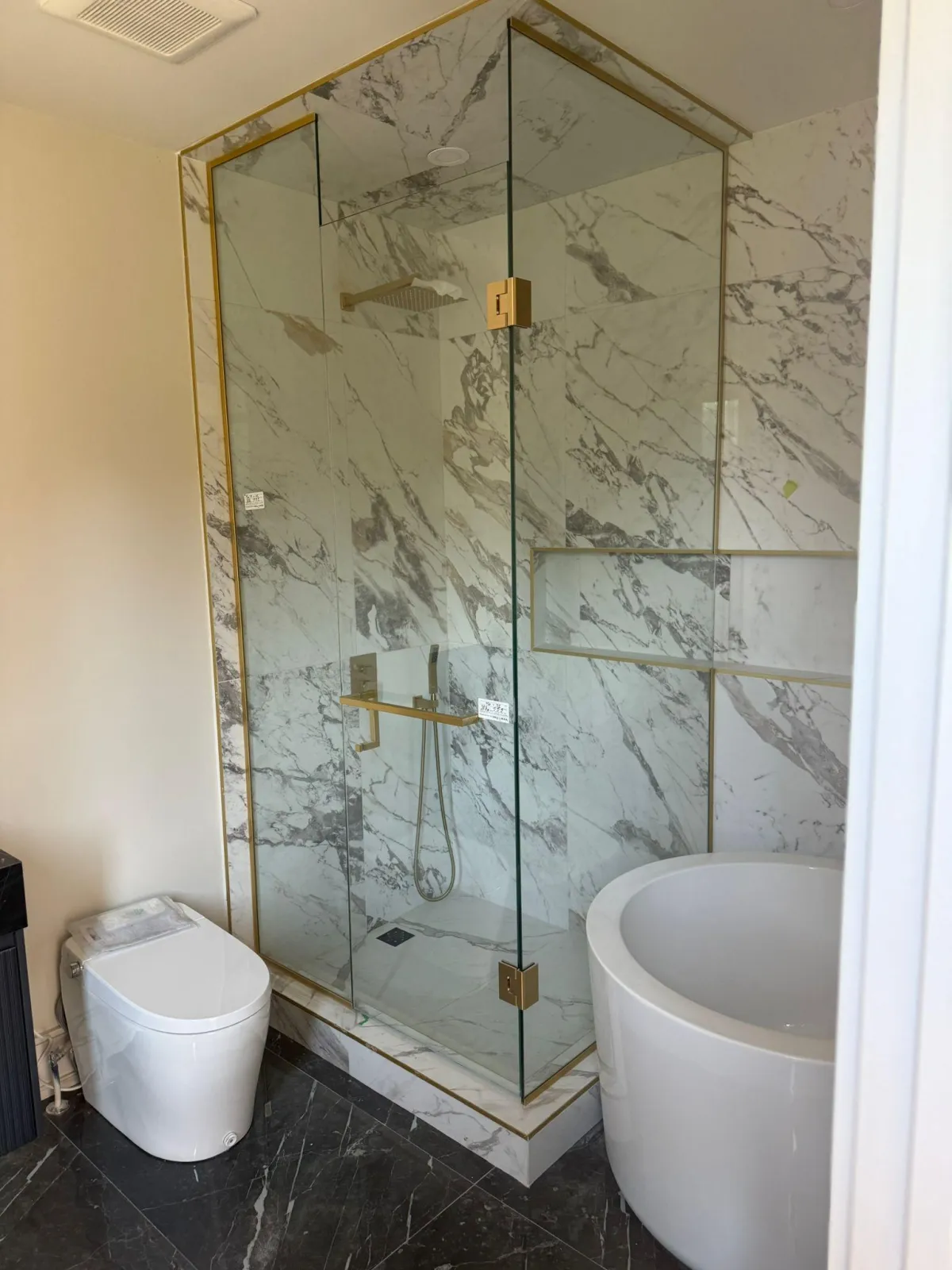 Bathroom tiling services Whitby – GH Tiling