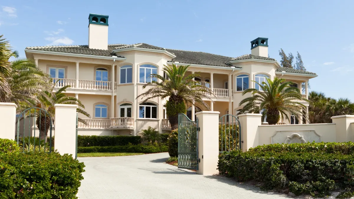 Smart Access Control for Luxury Homes: Keyless Entry, Gates, and Video Intercoms