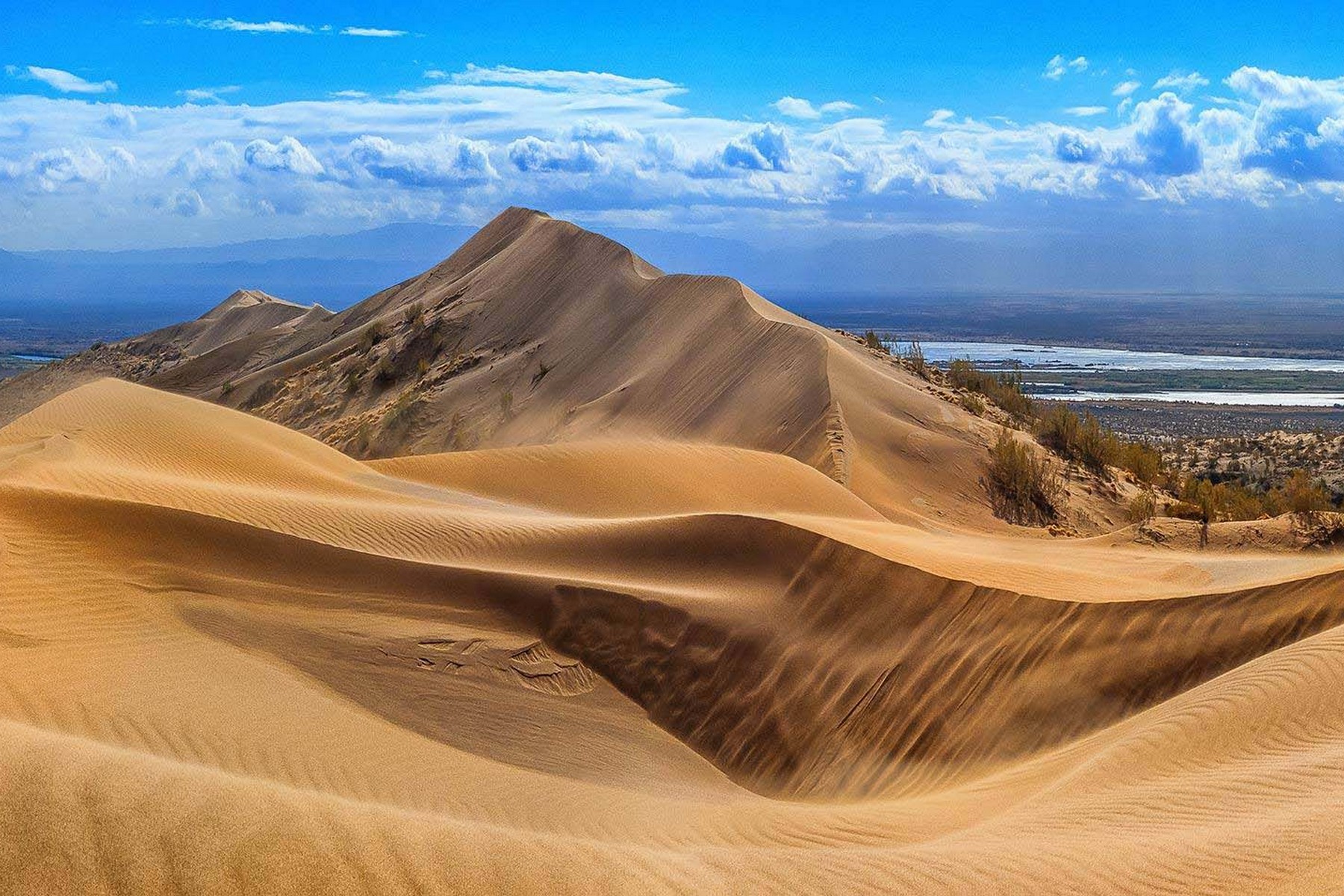 La Duna Cantante, Parque Nacional Altyn-Emel: Viajes a Kazajistan, Asia Central 
