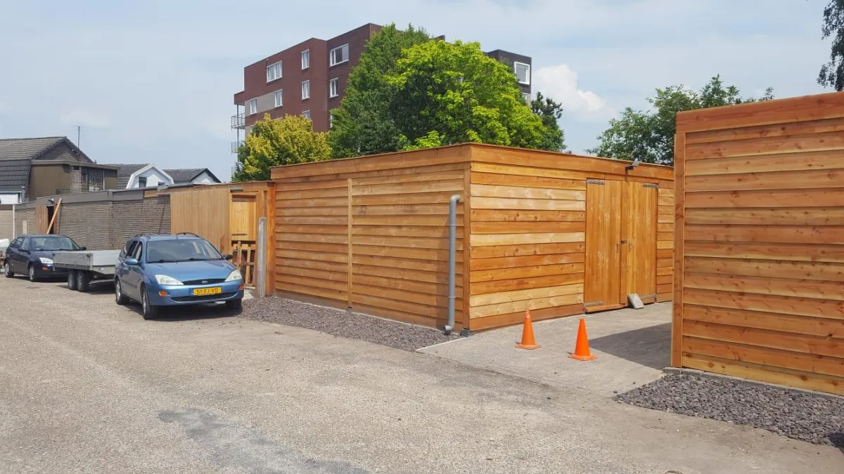 Vakkundige plaatsing van houten terras