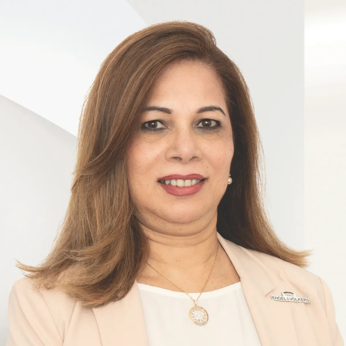 Headshot placeholder for Diana Dias, Dubai real estate advisor