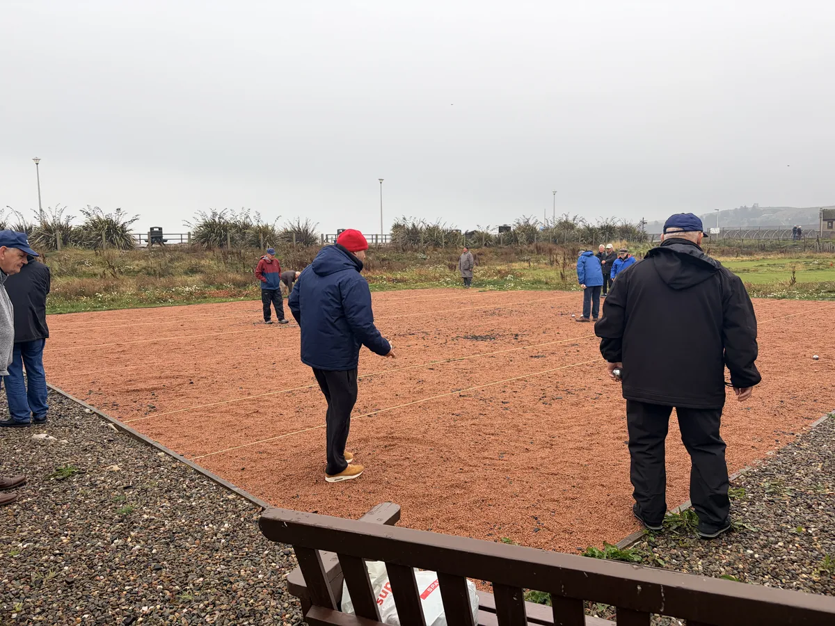 Pétanque in the rain?