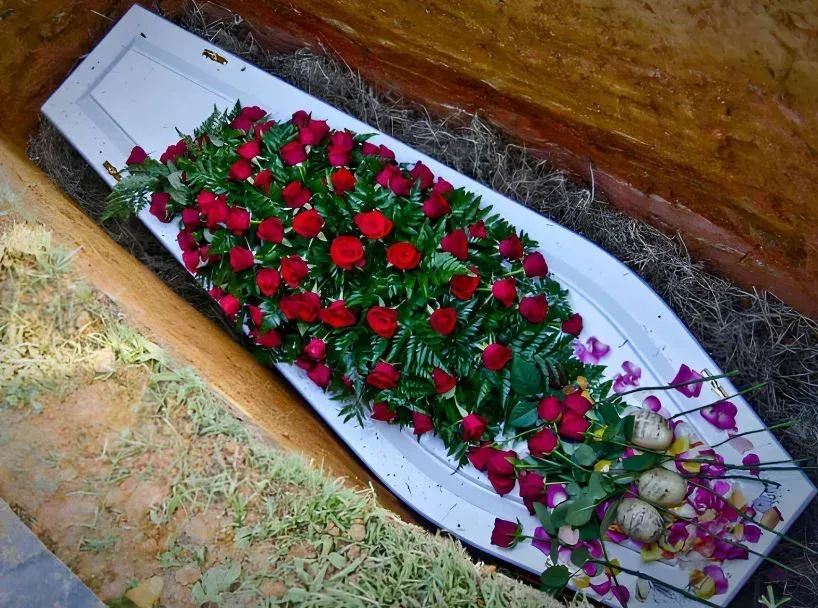 plan full burial service in Southwest Florida