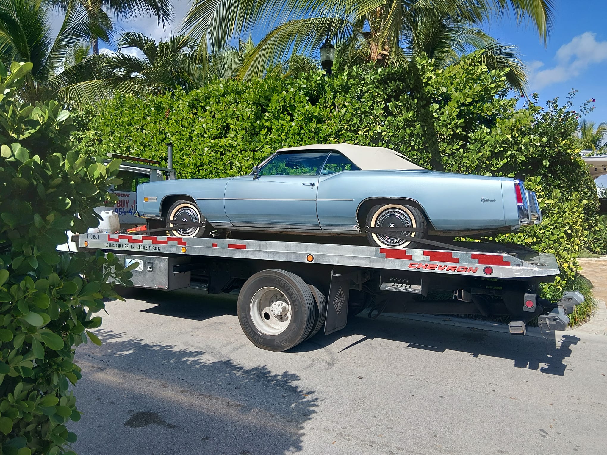 flatbed tow truck image