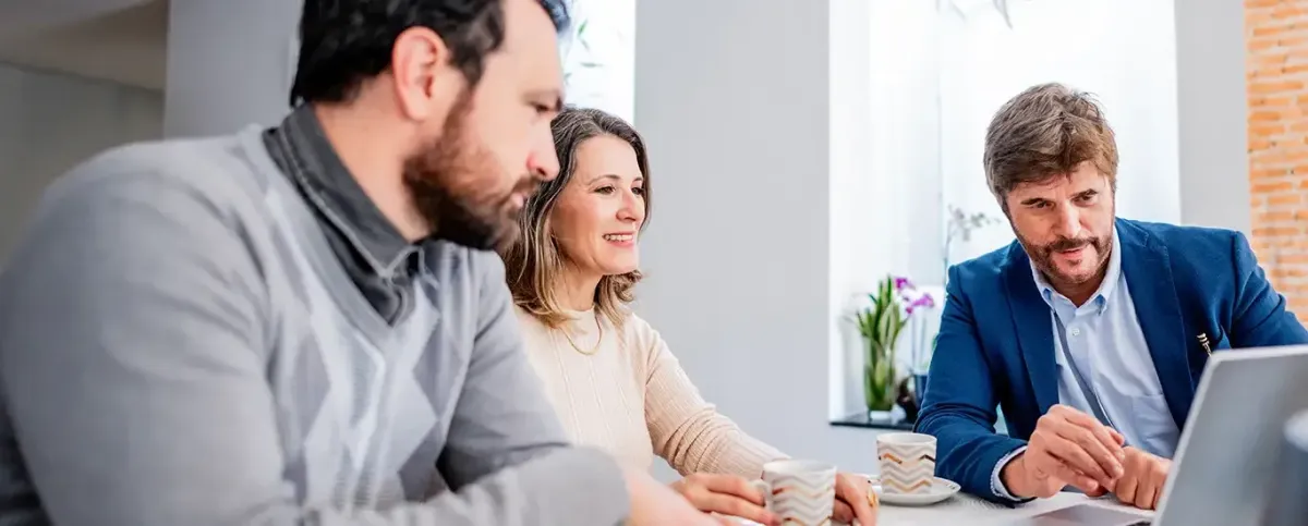 Financial agent assisting couple